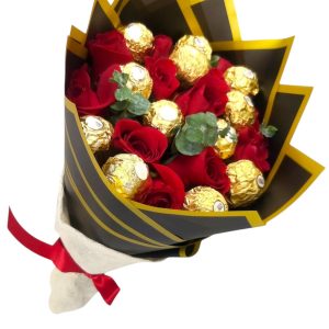 RAMO DE ROSAS Y BOMBONES