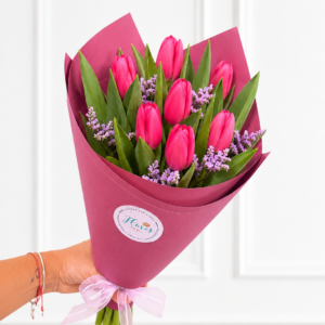 RAMO DE 10 TULIPANES FUCSIA